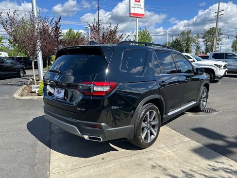 Used 2025 Honda Pilot Elite image 5