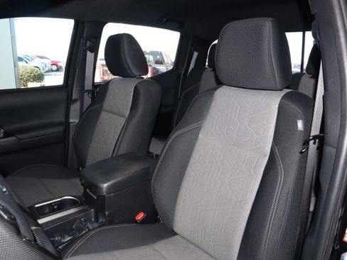 Used 2023 Toyota Tacoma TRD Sport V6 image 33