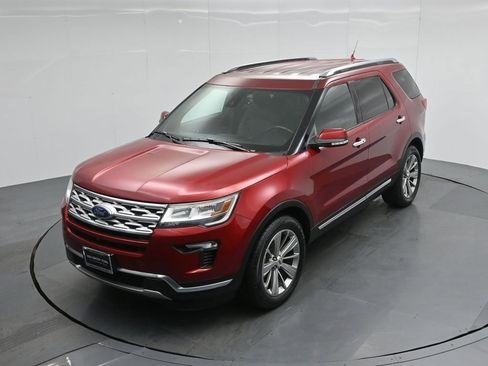 Certified 2018 Ford Explorer Limited w/ Ford Safe & Smart Package image 45