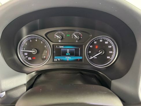 Used 2018 Buick Enclave Essence image 14