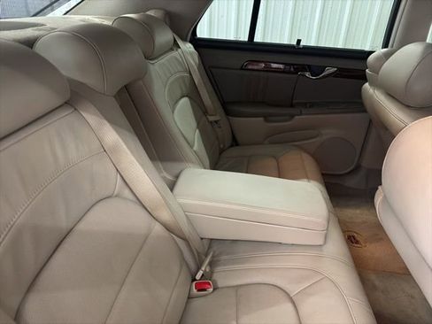 Used 2005 Cadillac De Ville DHS w/ Equipment Group FWD image 19
