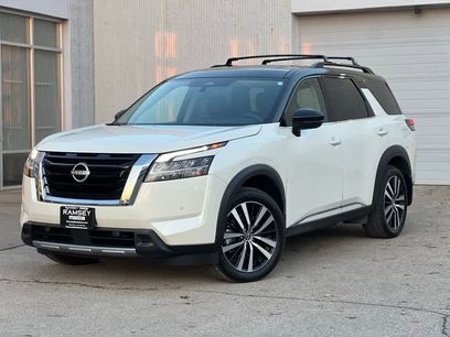 Used 2024 Nissan Pathfinder Platinum
