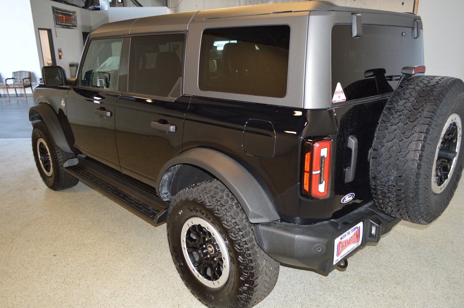 Used 2026 Ford Bronco Outer Banks w/ Sasquatch Package AWD/4WD image 5