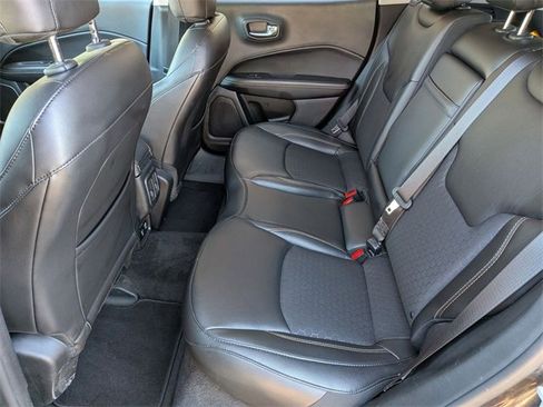 Used 2019 Jeep Compass Latitude image 24