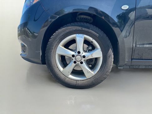 Used 2018 Mercedes-Benz Metris Passenger image 12