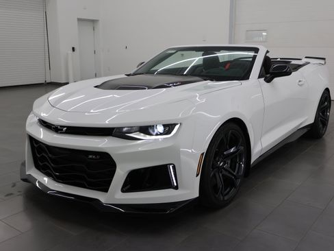 Used 2018 Chevrolet Camaro ZL1 RWD image 59