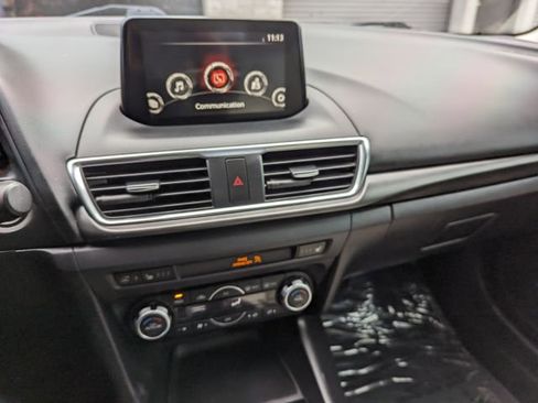 Used 2018 MAZDA MAZDA3 Grand Touring w/ Premium Equipment Package FWD image 23