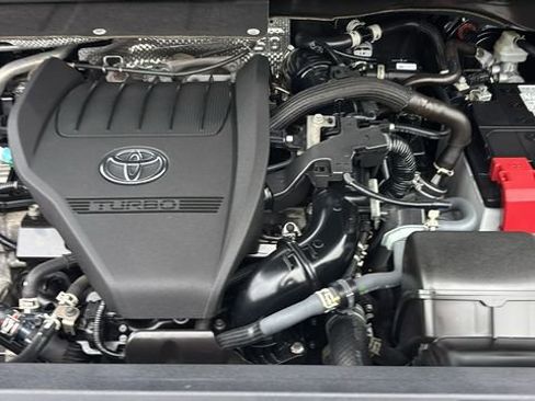 Used 2025 Toyota Highlander LE AWD/4WD image 35