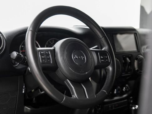 Used 2015 Jeep Wrangler Sport image 14