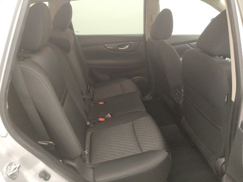 Used 2020 Nissan Rogue SV FWD image 19