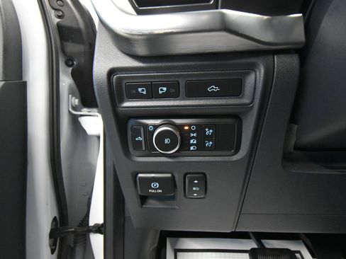 Used 2022 Ford F150 Lariat w/ Equipment Group 502A High image 10