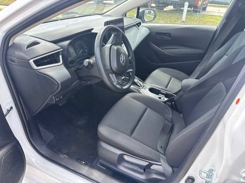 Used 2025 Toyota Corolla LE FWD image 8