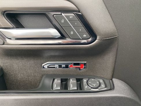 Used 2025 GMC Sierra 1500 AT4 w/ AT4 Premium Package AWD/4WD image 13