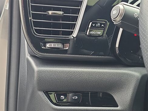 Certified 2025 Lexus NX 450h+ F Sport image 26