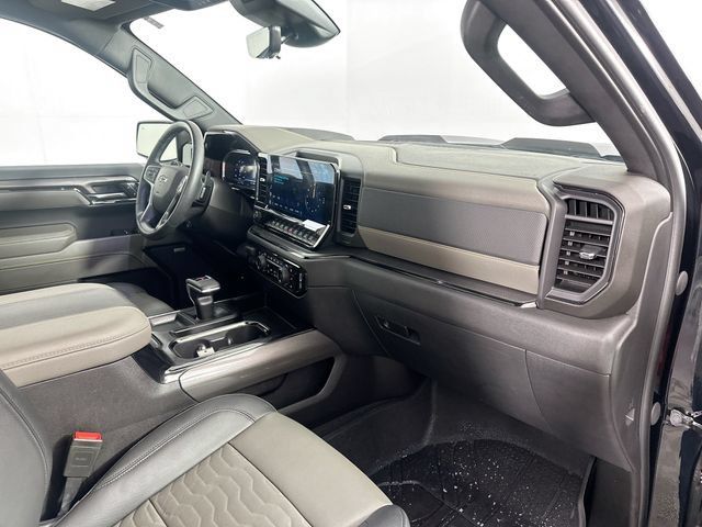 Used 2024 Chevrolet Silverado 1500 ZR2 w/ Technology Package AWD/4WD image 28