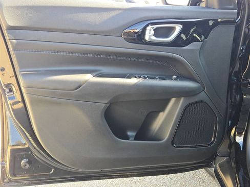 New 2026 Jeep Compass Latitude w/ Sun and Sound Group image 20