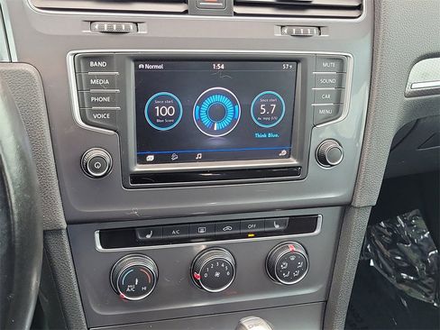 Used 2017 Volkswagen Golf Alltrack SE image 8