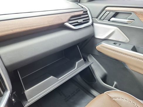 Used 2026 GMC Acadia Denali Ultimate image 47