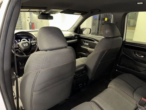 Used 2025 Honda Pilot Sport image 30