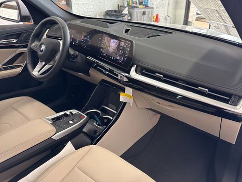 Used 2025 BMW X1 xDrive28i w/ Technology Package AWD/4WD image 52