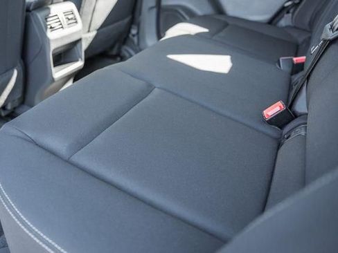 Used 2025 Nissan Rogue S image 30