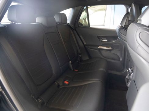 Used 2026 Mercedes-Benz GLC 300 image 23