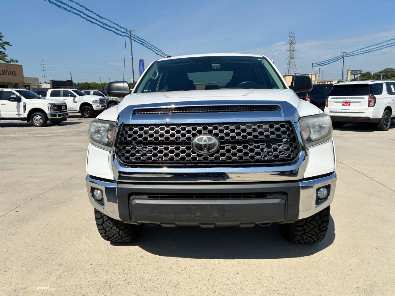 Used 2019 Toyota Tundra SR5 w/ SR5 Upgrade Package AWD/4WD image 3