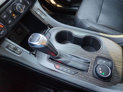 Used 2019 GMC Acadia SLT image 25