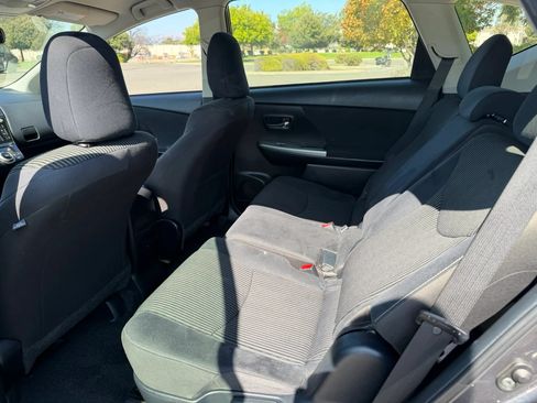 Used 2017 Toyota Prius V Two w/ Carpet Mat Package FWD image 7