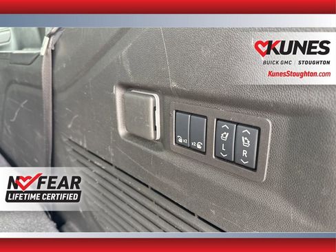 Used 2025 GMC Yukon Denali AWD/4WD image 18