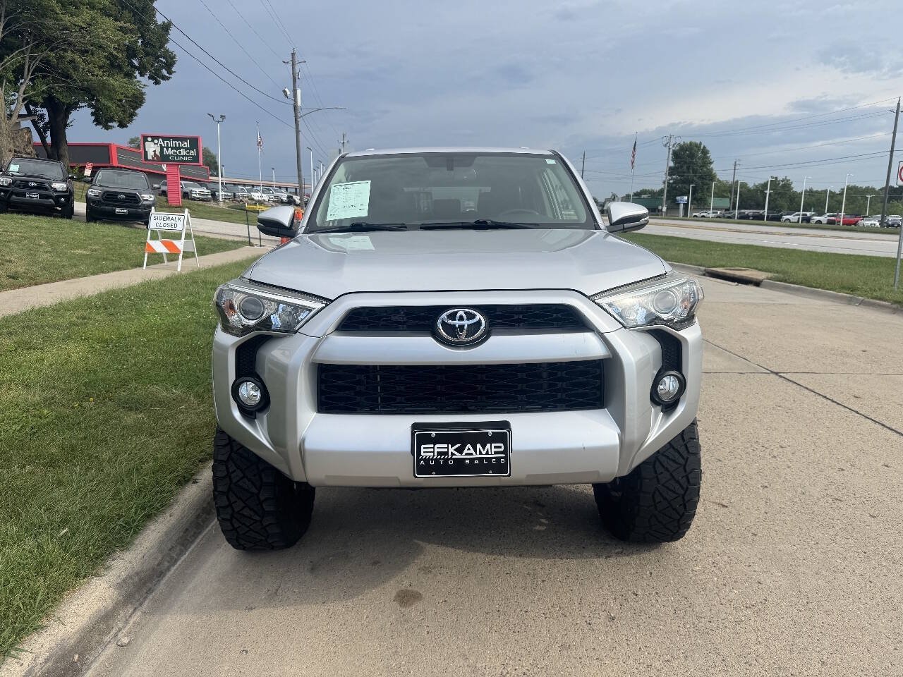 Used 2017 Toyota 4Runner SR5 Premium AWD/4WD image 8