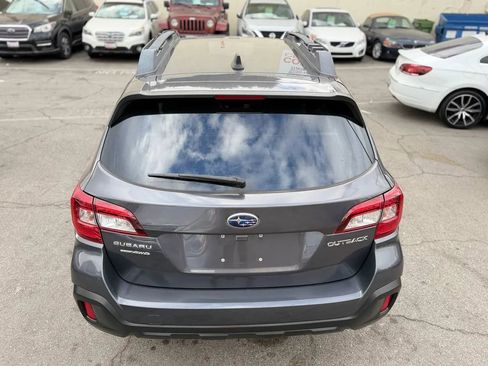 Used 2018 Subaru Outback 2.5i Premium image 14