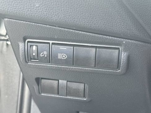 Used 2024 Toyota Corolla Cross LE w/ Moonroof Package FWD image 19