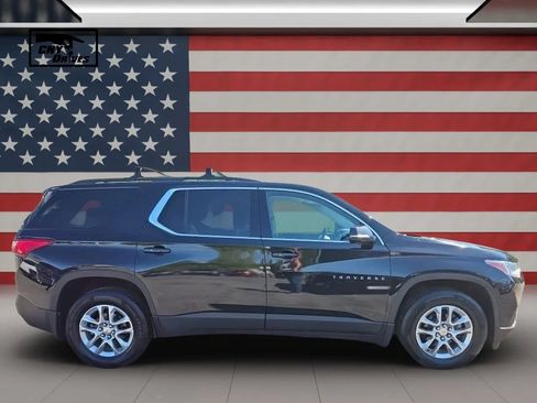 Used 2020 Chevrolet Traverse LT w/ Driver Confidence II Package AWD/4WD image 4