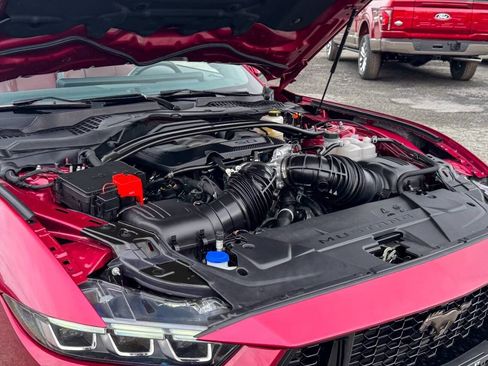 Used 2025 Ford Mustang GT Premium RWD image 13