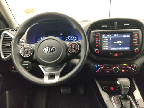Used 2020 Kia Soul S FWD image 22