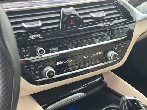 Used 2017 BMW 530i xDrive image 11