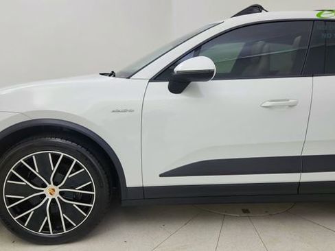Used 2025 Porsche Macan Electric RWD image 9