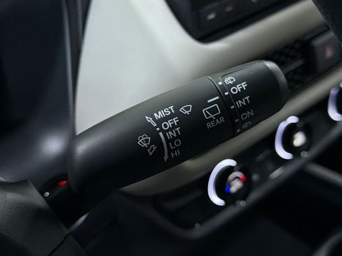 Used 2023 Honda HR-V LX image 27