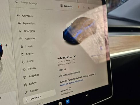 Used 2023 Tesla Model Y Long Range image 35