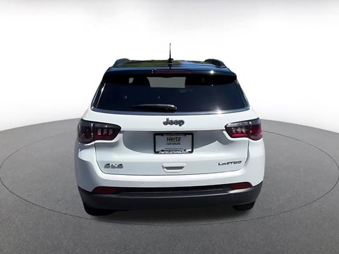 Used 2025 Jeep Compass Limited AWD/4WD image 12
