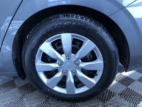 Used 2025 Nissan Sentra S image 16