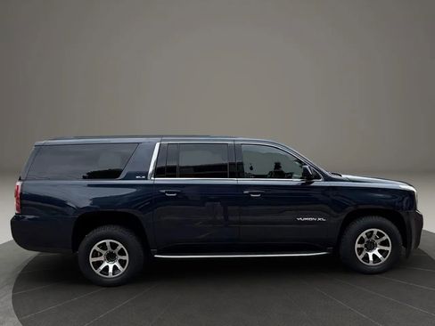 Used 2017 GMC Yukon XL SLE image 5