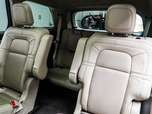 Used 2022 Lincoln Aviator Reserve w/ Elements Package Plus image 39