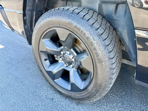 Used 2019 RAM 1500 Big Horn AWD/4WD image 14
