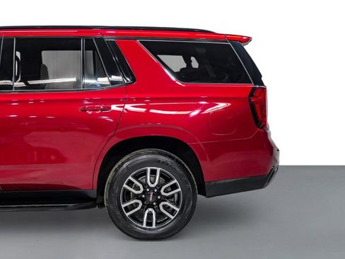 Used 2021 GMC Yukon AT4 w/ Rear Media and Nav Package AWD/4WD image 11