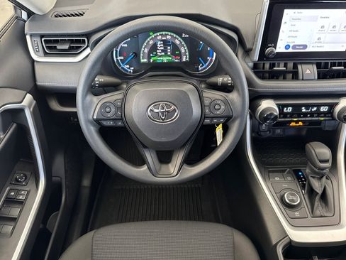 Certified 2025 Toyota RAV4 LE AWD/4WD image 13