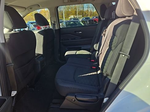 Used 2022 Nissan Pathfinder SV w/ SV Black Package image 30