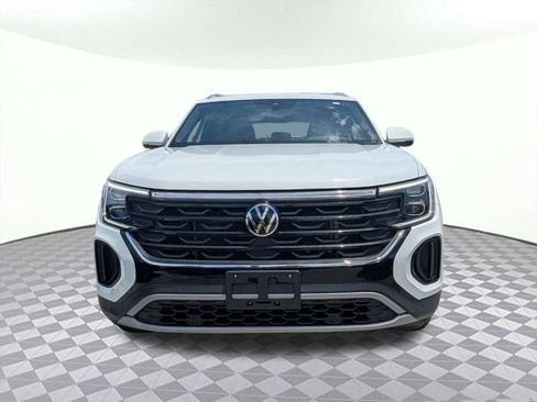Used 2025 Volkswagen Atlas Cross Sport SE FWD image 8