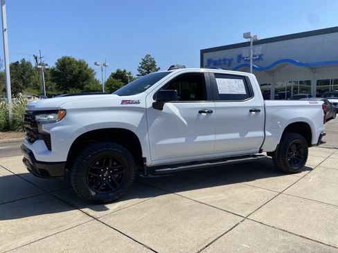 Used 2023 Chevrolet Silverado 1500 LT Trail Boss w/ Protection Package AWD/4WD image 6
